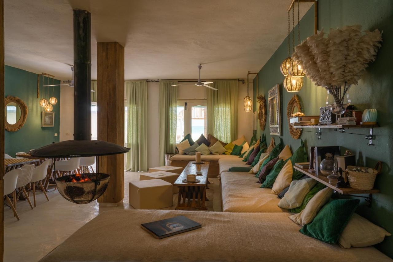 Hotel Cheeky Monkey Ghar el-Melh Zewnętrze zdjęcie
